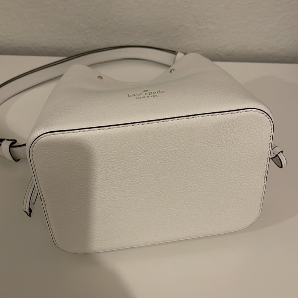 kate spade White Leather Bucket Shoulder Bag - Picture 14 of 16